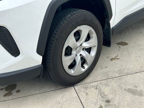 Used 2023 Toyota RAV4 LE FWD image 9