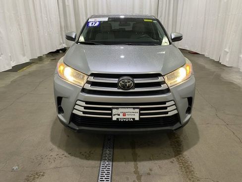 Certified 2017 Toyota Highlander LE image 8