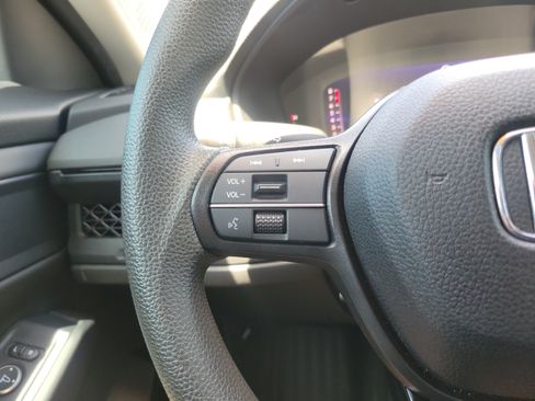 Used 2023 Honda Accord EX image 20