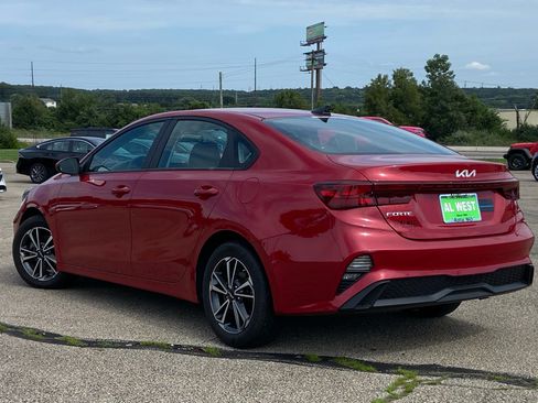 Used 2022 Kia Forte LXS FWD image 5