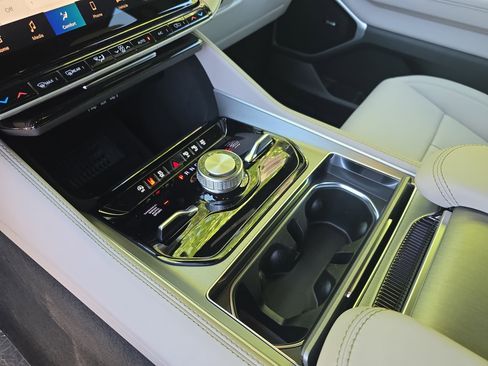 New 2026 Jeep Grand Wagoneer L Limited AWD/4WD image 21