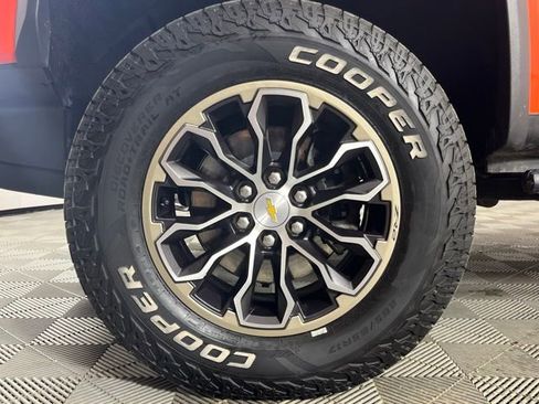 Used 2021 Chevrolet Colorado ZR2 w/ ZR2 Dusk Special Edition AWD/4WD image 11