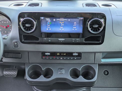 New 2025 Mercedes-Benz Sprinter 2500 image 23