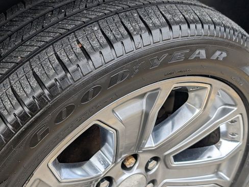 Used 2003 GMC Yukon XL Denali image 30