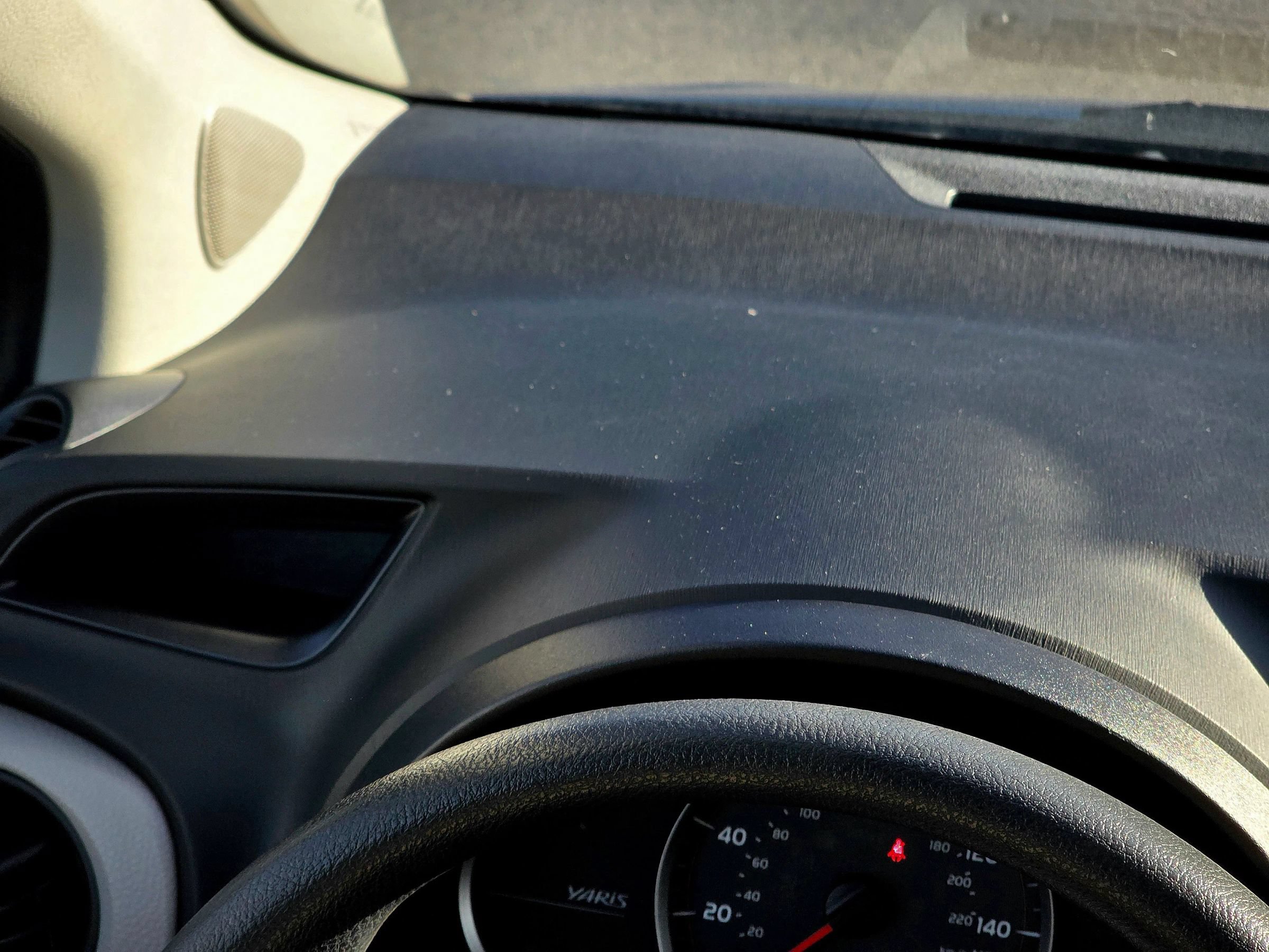 Used 2013 Toyota Yaris L FWD image 22
