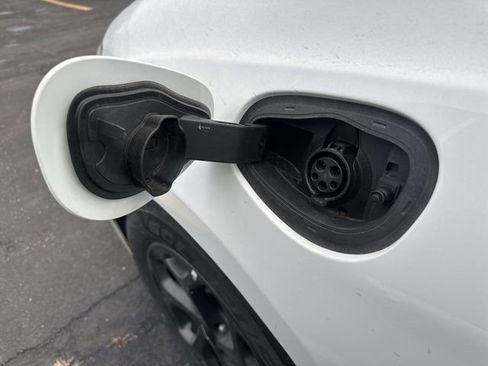 Used 2024 Chrysler Pacifica Select image 20