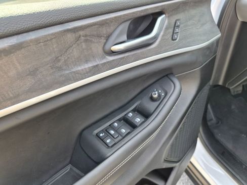 Used 2025 Jeep Grand Cherokee Limited AWD/4WD image 12