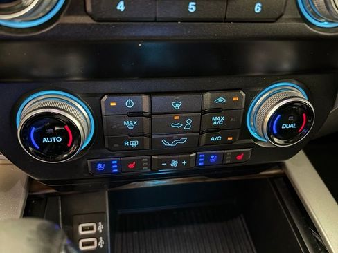 Used 2019 Ford F150 Lariat w/ Equipment Group 502A Luxury AWD/4WD image 29