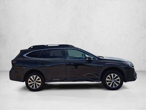 Used 2023 Subaru Outback Premium AWD/4WD image 4