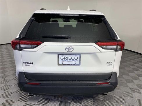 Used 2022 Toyota RAV4 XLE w/ Convenience Package image 7