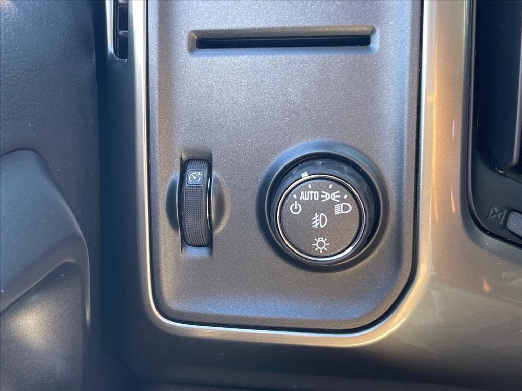 Used 2018 Chevrolet Silverado 1500 LT w/ All Star Edition RWD image 19