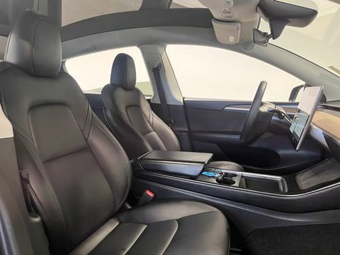 Used 2023 Tesla Model Y Long Range image 10