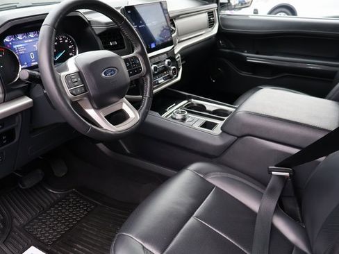 Certified 2024 Ford Expedition Max XLT image 3