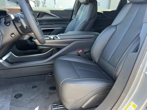 New 2026 Cadillac Lyriq V image 21