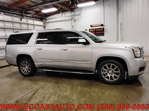 Used 2015 GMC Yukon XL Denali w/ Touring Package AWD/4WD image 2