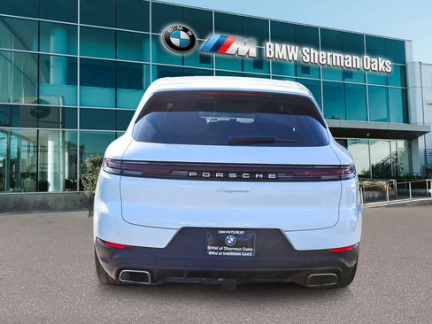 Used 2025 Porsche Cayenne image 5