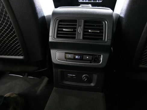 Used 2023 Audi Q5 2.0T Premium w/ Convenience Package AWD/4WD image 12