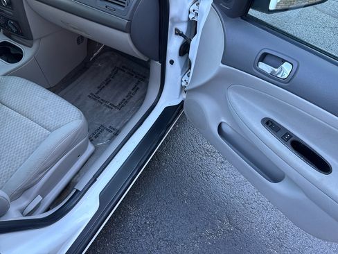 Used 2005 Chevrolet Cobalt LS image 23