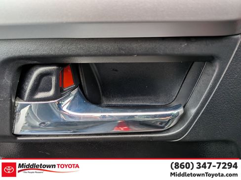 Used 2017 Toyota 4Runner SR5 Premium image 11