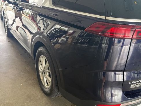 Used 2024 Kia Carnival LX image 8