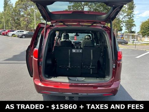 Used 2019 Chrysler Pacifica Touring-L Plus w/ S Appearance Package FWD image 16