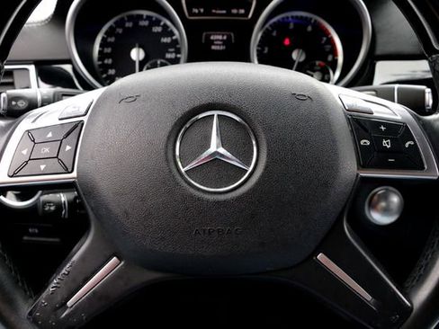 Used 2013 Mercedes-Benz GL 550 4MATIC image 12