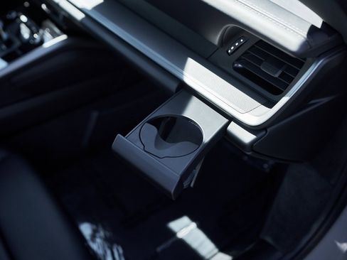 Used 2024 Porsche 911 Carrera 4S w/ Premium Package image 34