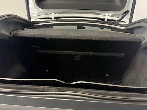 Used 2026 Tesla Model Y 2WD image 31