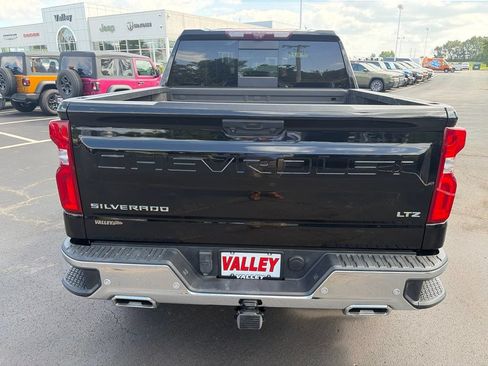 Used 2023 Chevrolet Silverado 1500 LTZ w/ LTZ Premium Package AWD/4WD image 7