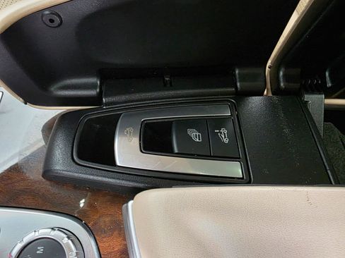 Used 2013 Mercedes-Benz SL 63 AMG image 30