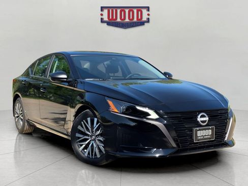 New 2026 Nissan Altima 2.5 SV FWD image 1