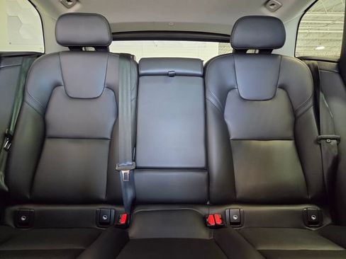 Certified 2024 Volvo XC60 B5 Core w/ Climate Package AWD/4WD image 13