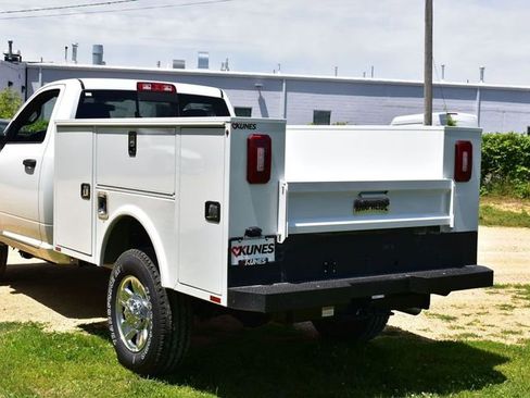 New 2024 RAM 2500 Tradesman w/ Chrome Appearance Group image 10