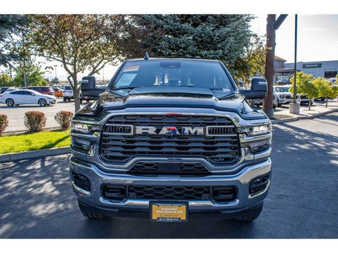 Certified 2025 RAM 2500 Big Horn AWD/4WD image 3