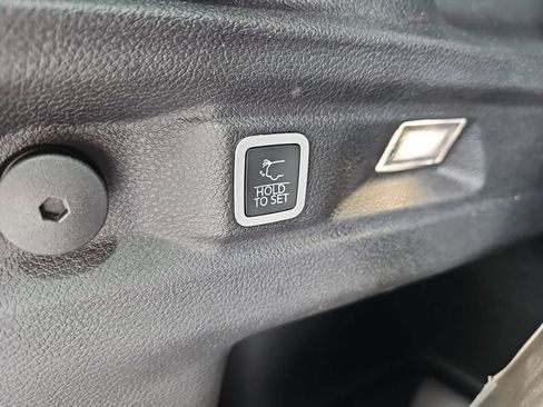 Used 2025 Jeep Grand Cherokee L Laredo w/ Luxury Tech Group I RWD image 14