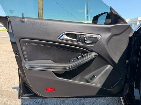 Used 2018 Mercedes-Benz CLA 250 image 30