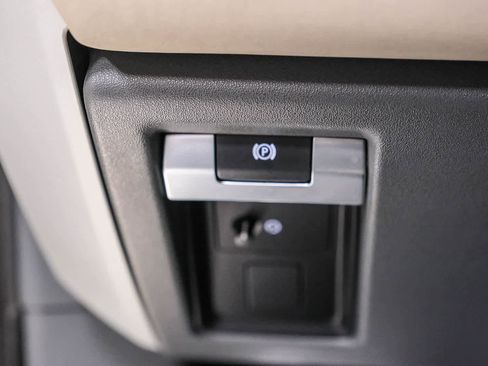 Used 2022 Land Rover Defender 110 SE AWD/4WD image 38