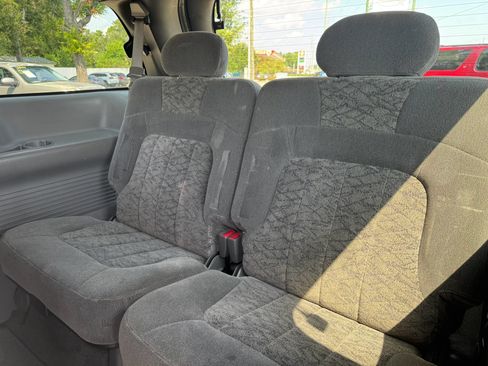 Used 2003 GMC Envoy XL SLE w/ 1SB Preferred Equipment Group AWD/4WD image 12