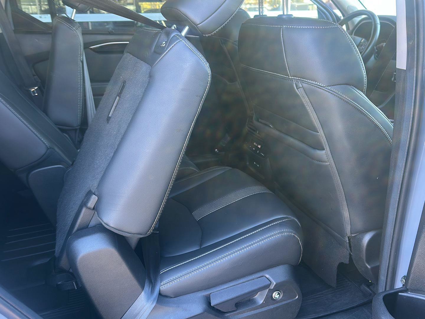 Used 2025 Honda Pilot Touring image 11