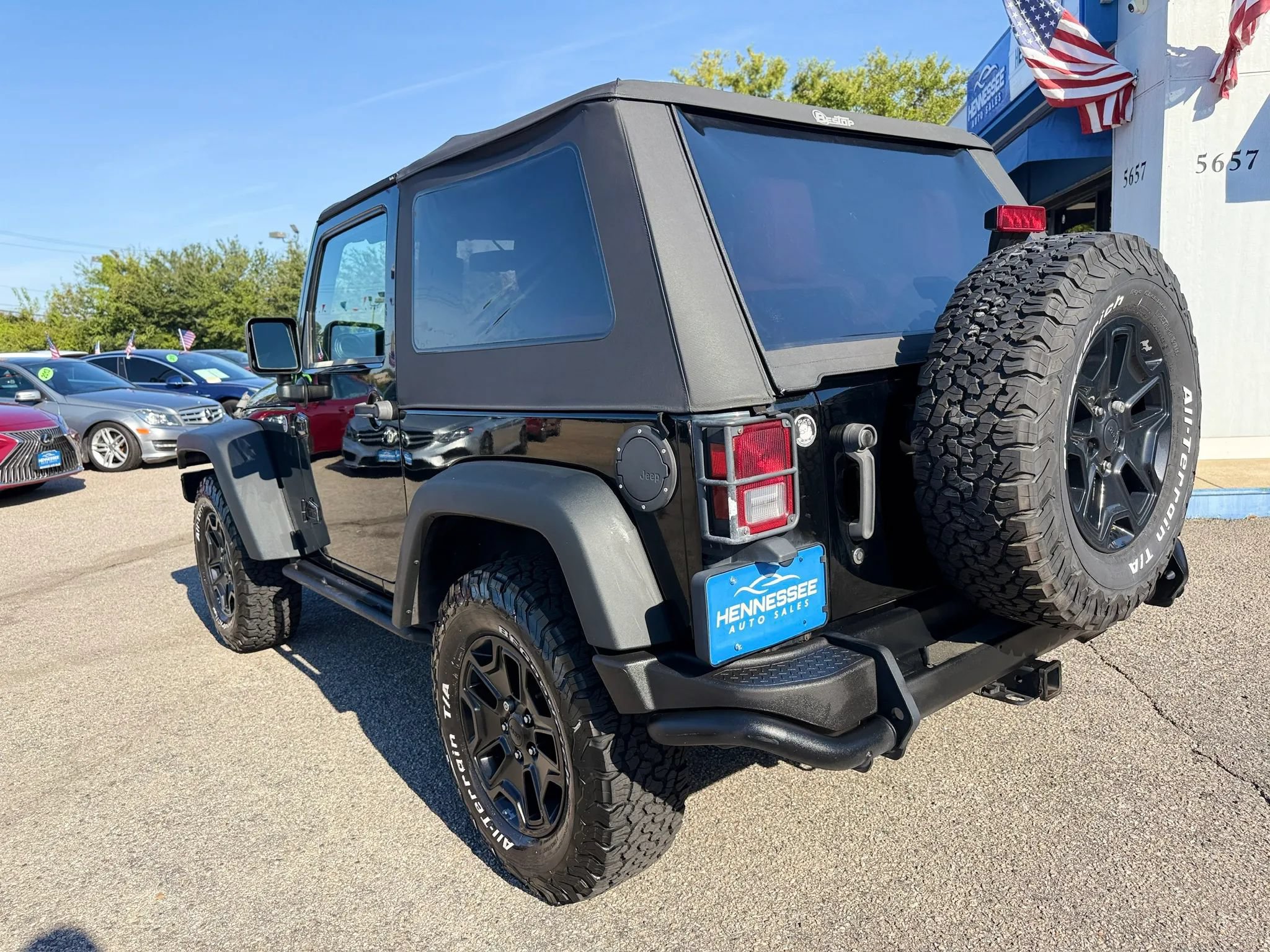 Used 2013 Jeep Wrangler Sahara AWD/4WD image 8