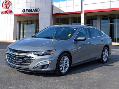 Used 2025 Chevrolet Malibu LT image 4