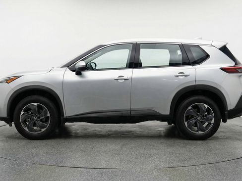 Used 2025 Nissan Rogue SV image 5