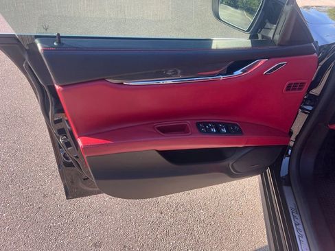 Used 2017 Maserati Quattroporte S RWD image 13
