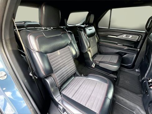 Certified 2025 Ford Explorer ST-Line image 27