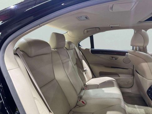 Used 2014 Lexus LS 460 image 41