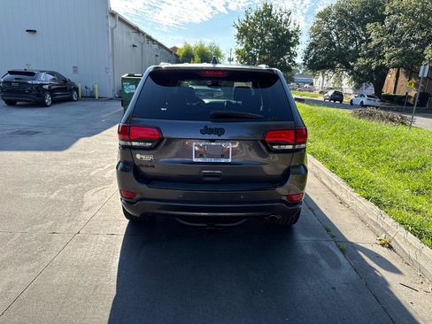 Used 2017 Jeep Grand Cherokee Altitude AWD/4WD image 10