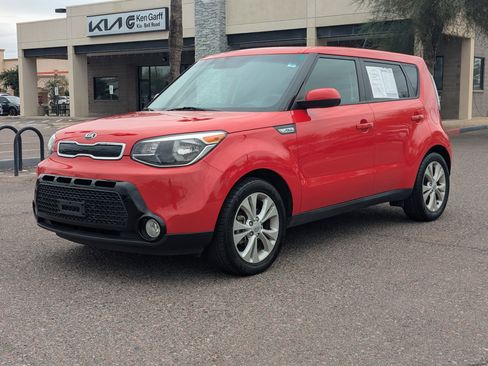 Used 2016 Kia Soul + image 6