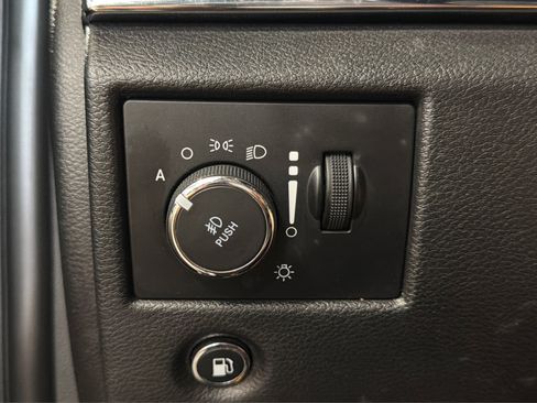 Used 2019 Jeep Grand Cherokee Limited AWD/4WD image 20
