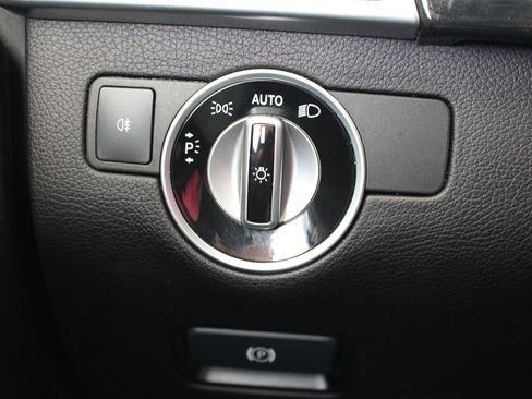 Used 2015 Mercedes-Benz GL 550 4MATIC image 36