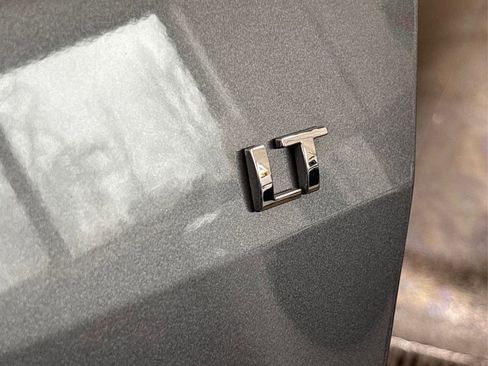 Used 2020 Chevrolet Trax LT w/ LT Convenience Package image 14